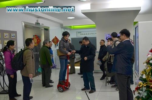 新葡的京集团8814vip自动化学院考察团参观易步科技.JPG